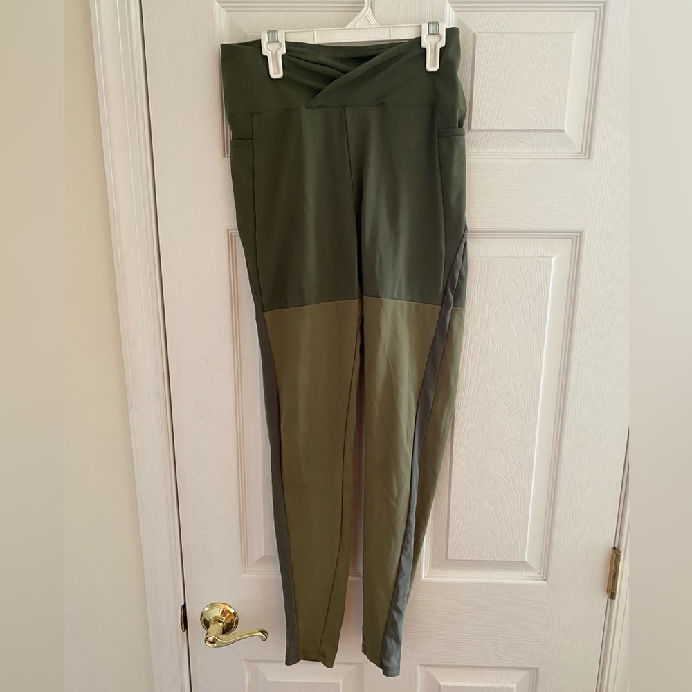 Nikki Blackketter x Gymshark leggings